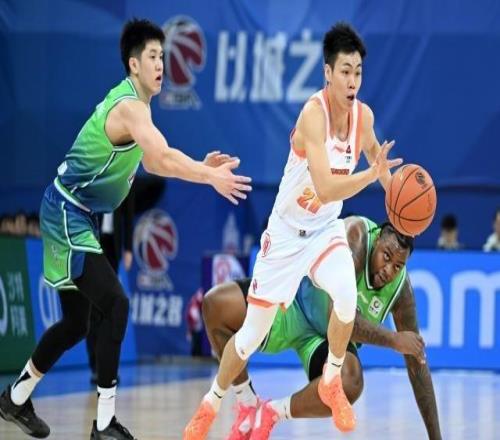 初登CBA即閃耀的“老秀”！龐崢麟拓展最佳新秀定義