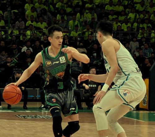 趙繼偉3+2+2！萊迪12+8，付豪1分，哈維7分，遼籃領先江蘇5分