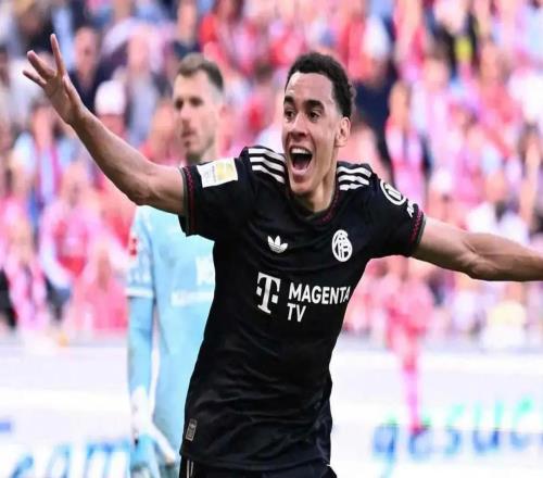 穆西亞拉：我現(xiàn)在好多了，正慢慢找回受傷前踢球的快樂