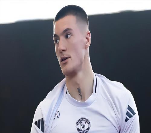 巴薩游出一條大魚！曼聯(lián)果斷出手，或0轉(zhuǎn)會費撿漏當世巨星鋒霸