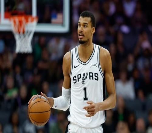 文班復出27+11+7帽！馬刺19分逆轉開拓者31奪賽點楊瀚森0分