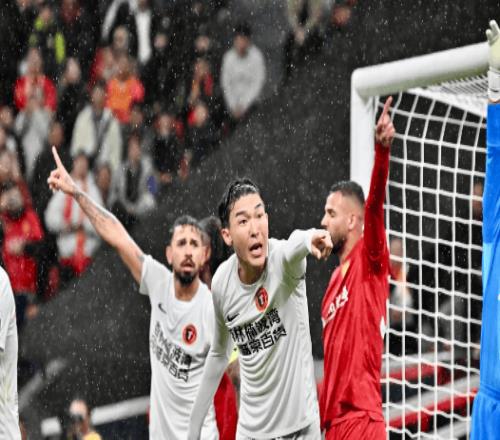 01！李金羽太難了！鐵人3連敗+4輪不勝，新鵬城贏球緊咬申花泰山