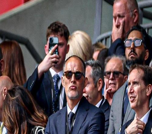 考察球員，圖赫爾現(xiàn)場(chǎng)觀看足總杯半決賽切爾西vs利茲聯(lián)