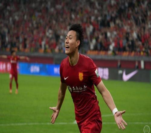 8輪不??！杜月徵頭球破門，重慶銅梁龍1：1戰(zhàn)平青島西海岸仍列中超第二