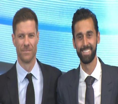 記者：高下立判，阿隆索34場6負(fù)下課，阿韋洛亞23場7負(fù)仍留任