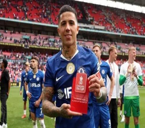 打入唯一進(jìn)球，恩佐當(dāng)選切爾西vs利茲聯(lián)全場最佳球員