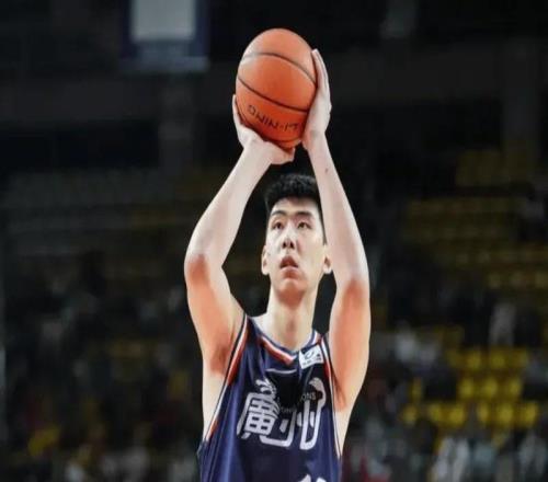 杜鋒看看！徐昕單賽季勇奪最具進(jìn)步球員+入選二陣，攻守全面盤活