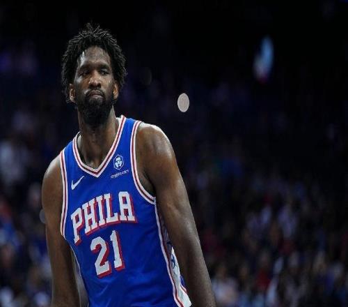 恩比德時(shí)隔20天復(fù)出：終迎今年季后賽首秀此前接受闌尾炎手術(shù)