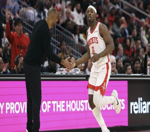 不會投籃我不用火箭用人方式調(diào)整！雙核配6射手，效果立竿見影