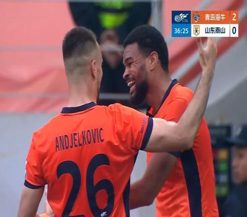 陳哲宣夯爆了！還說他沒存在感嗎埃朱馬跑贏了泰山塞鳥瞎忙活