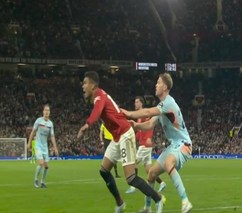 都是經驗，卡塞米羅連續誘騙科林斯對自己犯規并使其染黃