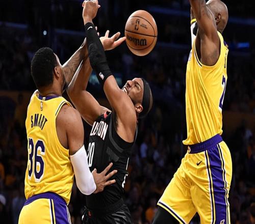 出場(chǎng)18分鐘正負(fù)值高達(dá)+20，但火箭后場(chǎng)大閘仍無(wú)法得到足夠的信任