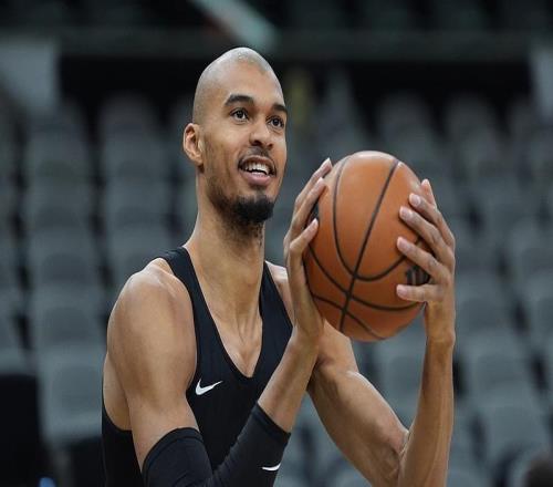 奧尼爾：看文班亞馬打球是一種享受