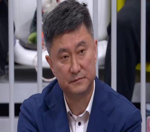 CBA消息！杜鋒被現場球迷喊下課，邱彪主動擔責徐昕發言陰陽杜鋒