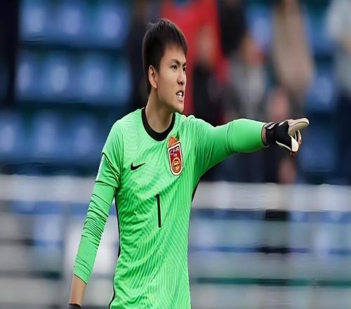 李昊首次以全新身份公開亮相！同時霸氣放話，要代表國足踢世界杯