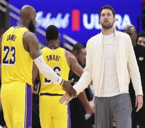 東契奇康復(fù)進(jìn)程緩慢湖人若晉級次輪其或無緣對陣?yán)做盗匈? loading=