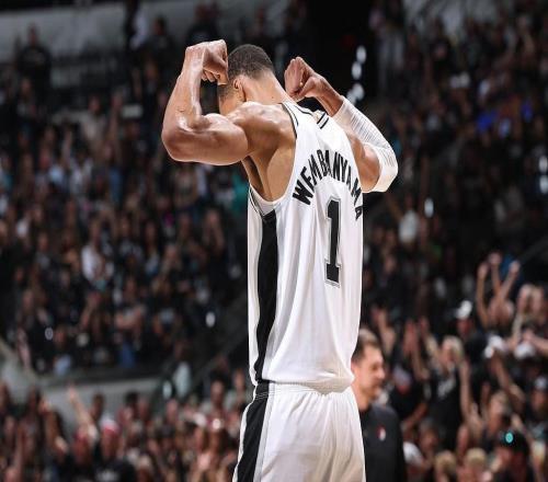 內線巨獸，文班亞馬首輪場均得到21分8.8籃板4蓋帽