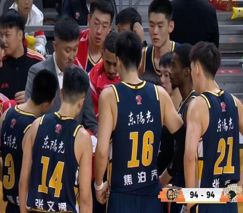 廣東男籃消息！杜鋒帶人連夜開會(huì)總結(jié)胡明軒傷病嚴(yán)重黃牛被坑慘