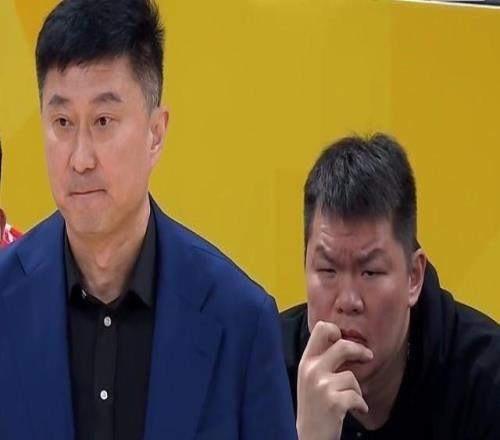 楊鳴談胡明軒低迷：與廣東選外援嚴(yán)重重疊被迫到1號位不是他特點