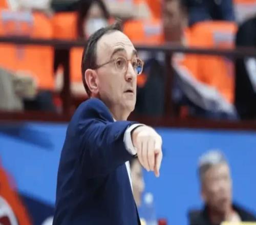 G1勝山東采訪！烏戈反思下半場被追分，認可分享球與籃板保護！