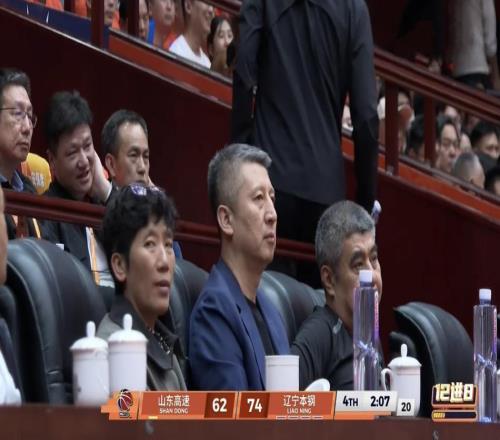 顏面盡失！季后賽12進8：山東男籃崩盤，鞏曉彬楊鳴：1人太重要