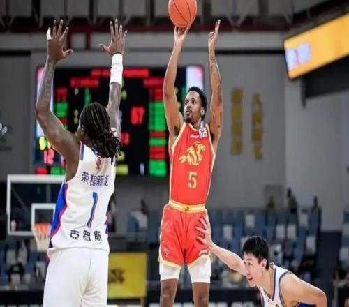 同城德比掀翻衛冕冠軍！廣州力克廣東，季后賽懸念拉滿