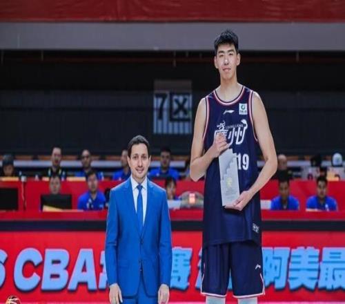 前行無畏202526賽季CBA季后賽12進8G2主場負于廣東