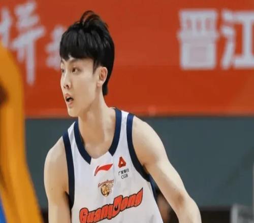 廣東奪G2隱形功臣！徐杰8中1卻打滿全場，控場力保進攻穩定性！