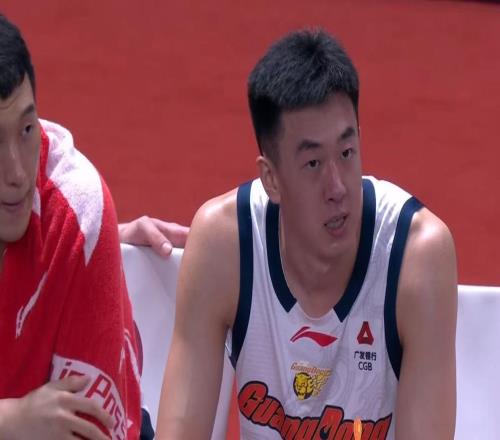 單換王少杰廣東隊(duì)被迫送走國手內(nèi)線，與杜鋒關(guān)系徹底破裂！