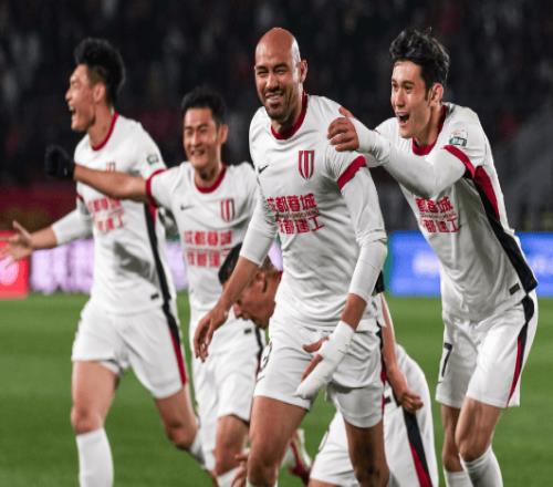 30！中超焦點戰，成都蓉城大勝苦主河南，豪取八連勝，11分領跑