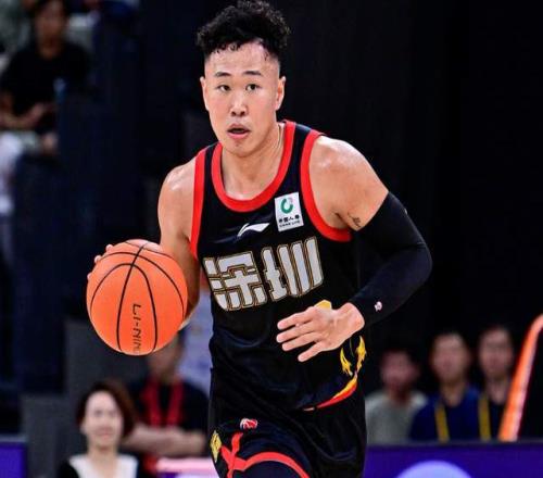 17投狂砍32分5助！這才是CBA頂級得分手，鄭永剛率隊沖冠的殺手锏