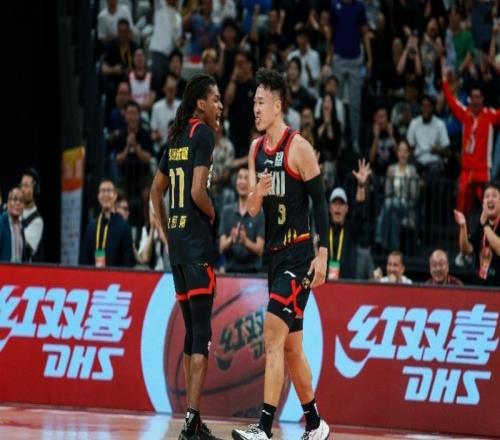 逆境淬煉終破局！深圳男籃時隔三年挺進CBA季后賽四強