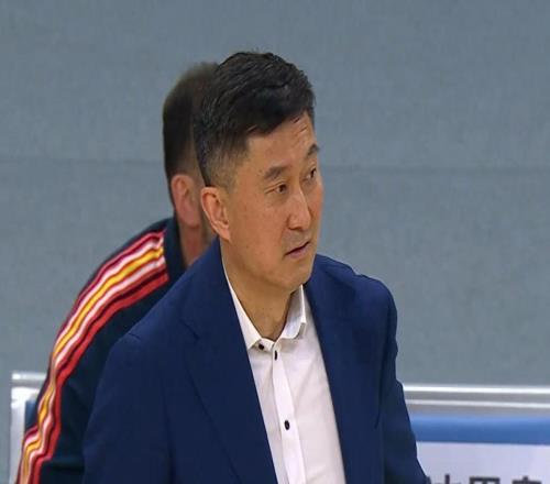 廣東男籃為什么慘遭首鋼逆轉廣東記者給出答案，杜鋒該讓賢了