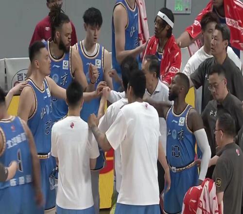 北京男籃15分力克廣東，21淘汰對手晉級四強周琦18+8胡明軒13分