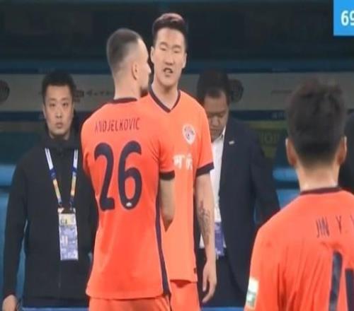 獲勝后缺席與球迷合影環節，劉軍帥：抱歉，忍不住去衛生間了