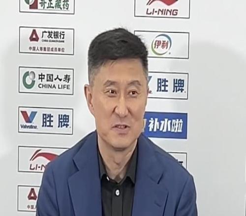 是否感到遺憾杜鋒：拿不了冠軍就遺憾么，我們有11個總冠軍