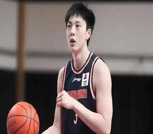廣東全員抵京備戰G3：胡明軒乖巧合影，徐杰人氣火爆，焦泊喬熱聊
