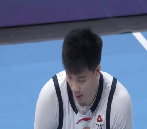 焦泊喬單換沈梓捷廣東隊(duì)有望與北控男籃交易，王少杰也將買(mǎi)斷！