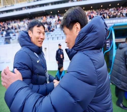 4輪不勝+陷降級區(qū)！曝三鎮(zhèn)選帥鎖定中超老面孔李霄鵬PK三大洋帥