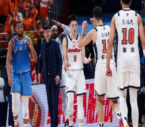 廣東隊止步8強，今夏多人合同到期，奎因、王少杰務(wù)必留下
