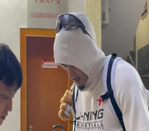 廣東淘汰第3天，離隊首人曝光杜鋒擁抱告別，焦泊喬去留謎底揭曉
