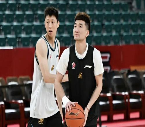 CBA季后賽！深圳男籃vs廣廈男籃，賽前帶來深圳男籃賀希寧、王浩然以及廣廈男籃孫銘徽和胡金秋最新消息