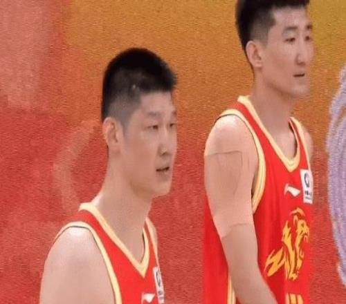 CBA季后賽進攻大戰廣廈先拔頭籌,孫銘徽、胡金秋體現價值