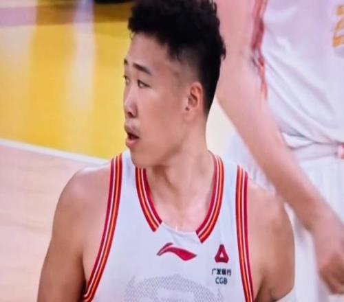 MVP僅得6分！孫銘徽展現(xiàn)大心臟，廣廈男籃1比0領(lǐng)先