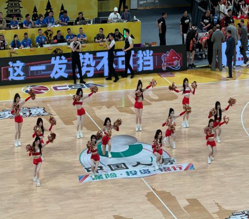 CBA：廣廈距離總決賽一步之遙，胡金秋17分8板+賀希寧空砍18分