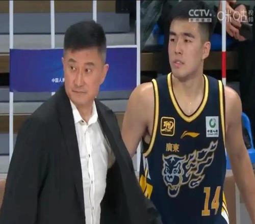 廣東男籃五人合同到期，一人離隊一人進入教練組，杜潤旺確定留隊
