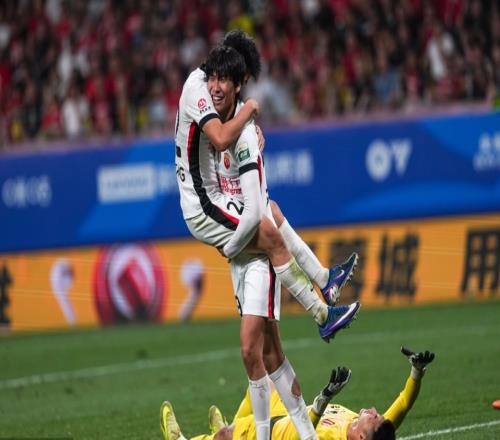 蓉城01海港9連勝終結+中超賽季首敗李新翔制勝韋世豪踩踏染黃