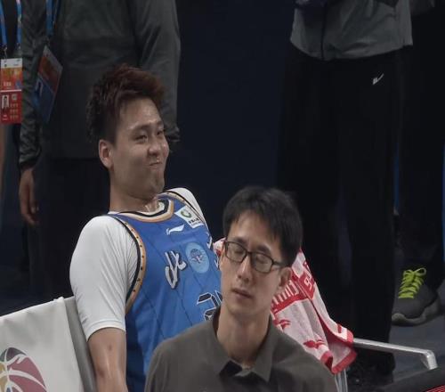 北京隊慘敗上海男籃！CBA國手后衛不打了，或被許利民清洗離隊