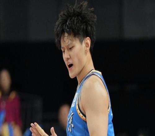 曾凡博3場季后賽不超5分：3分、2分、5分國手PK遭張鎮麟碾壓