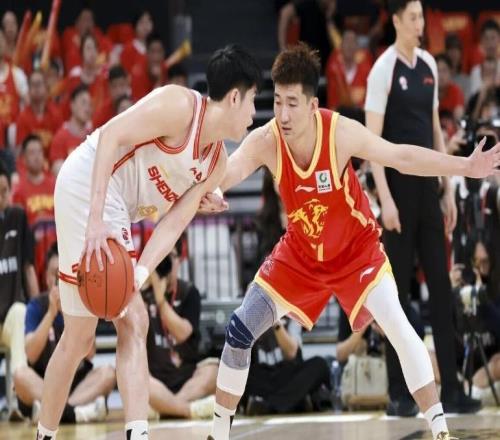 CBA半決賽！深圳男籃vs廣廈男籃，賽前帶來深圳男籃周鵬、賀希寧、容子峰以及浙江廣廈孫銘徽和布朗最新消息